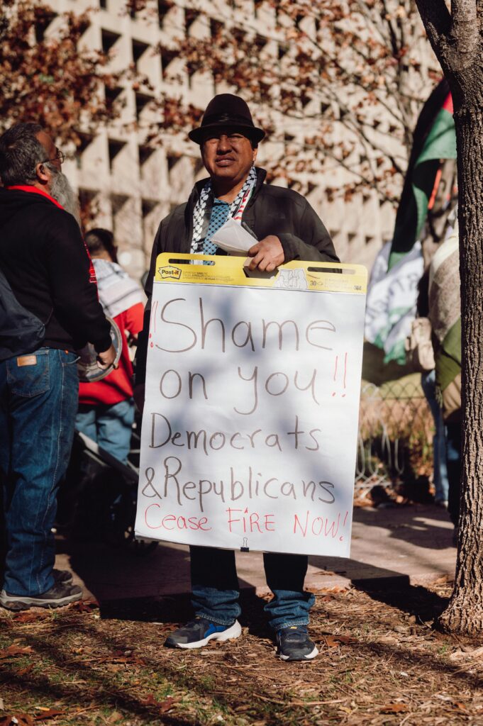 pexels-photo-19544021-19544021-681x1024 Fin del Cierre de Gobierno en EE.UU.: Impacto Económico y Riesgos para 2026